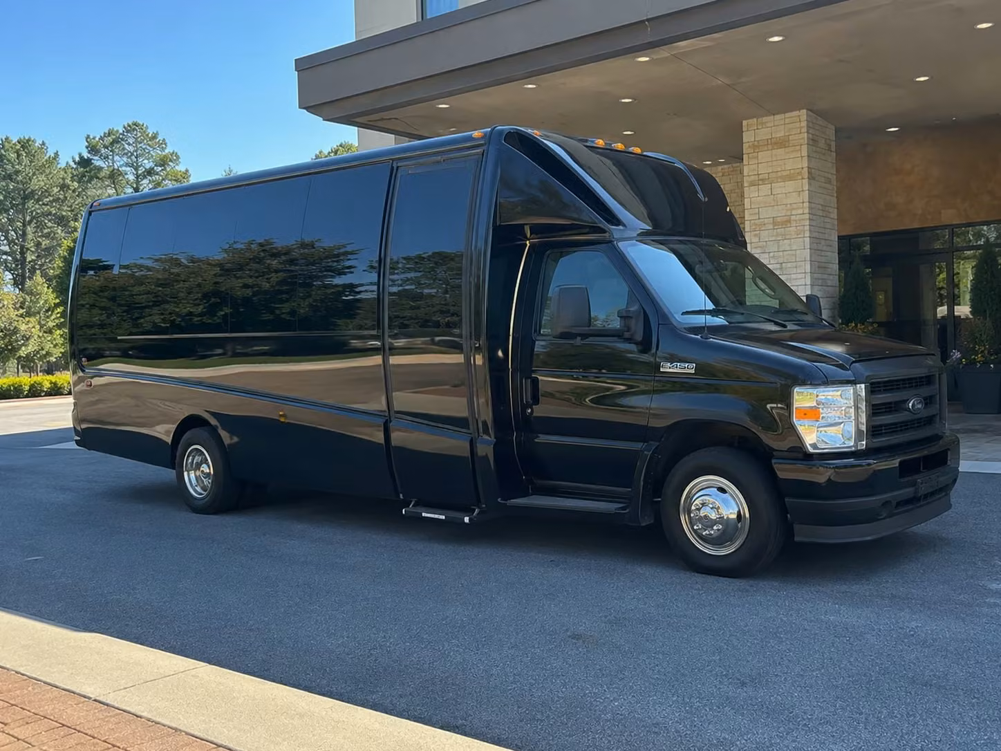 minibus rentals for oxnard college and channel islands athletics events