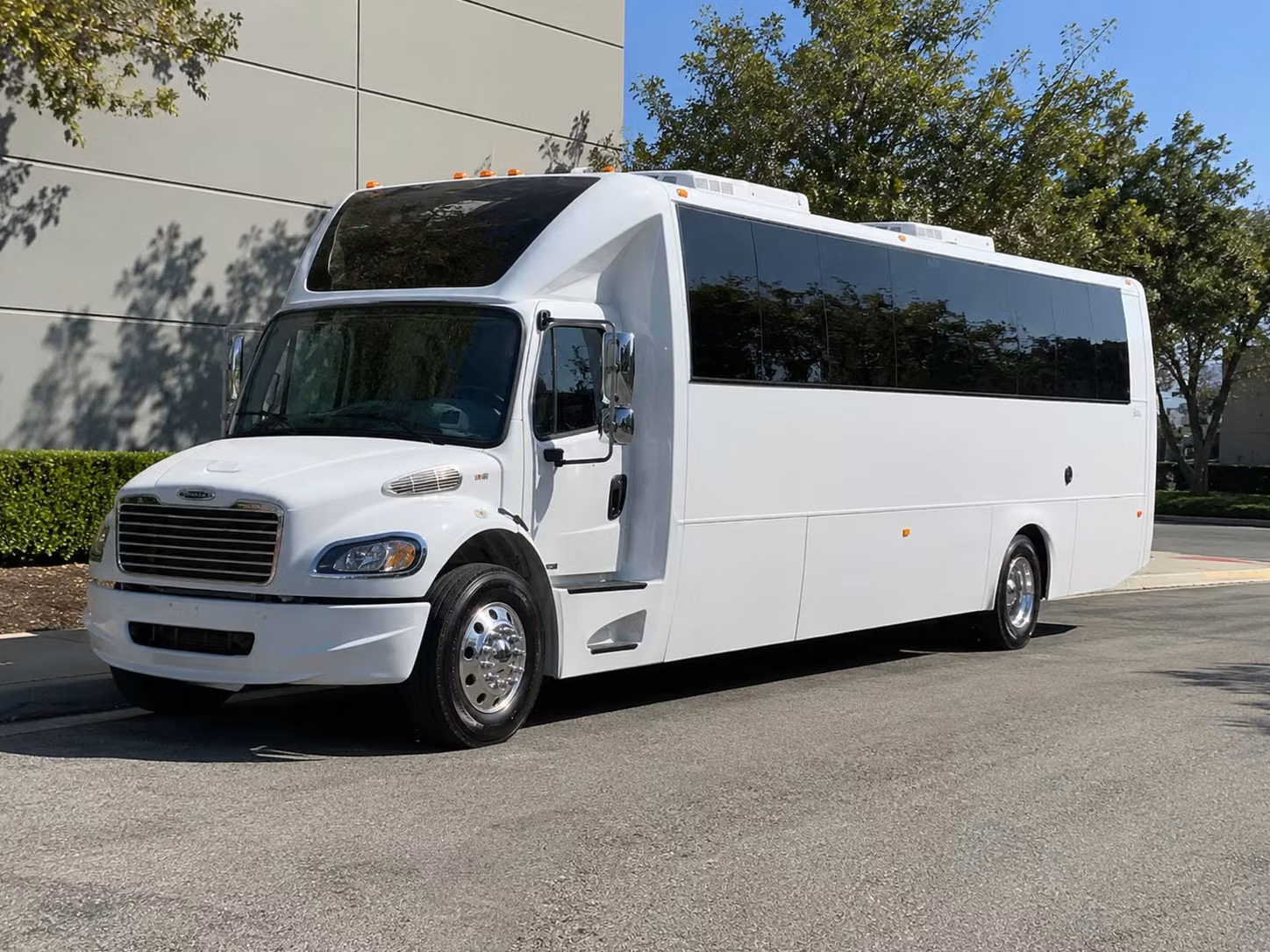 party buses and charter buses for oxnard youth sports teams and tournaments